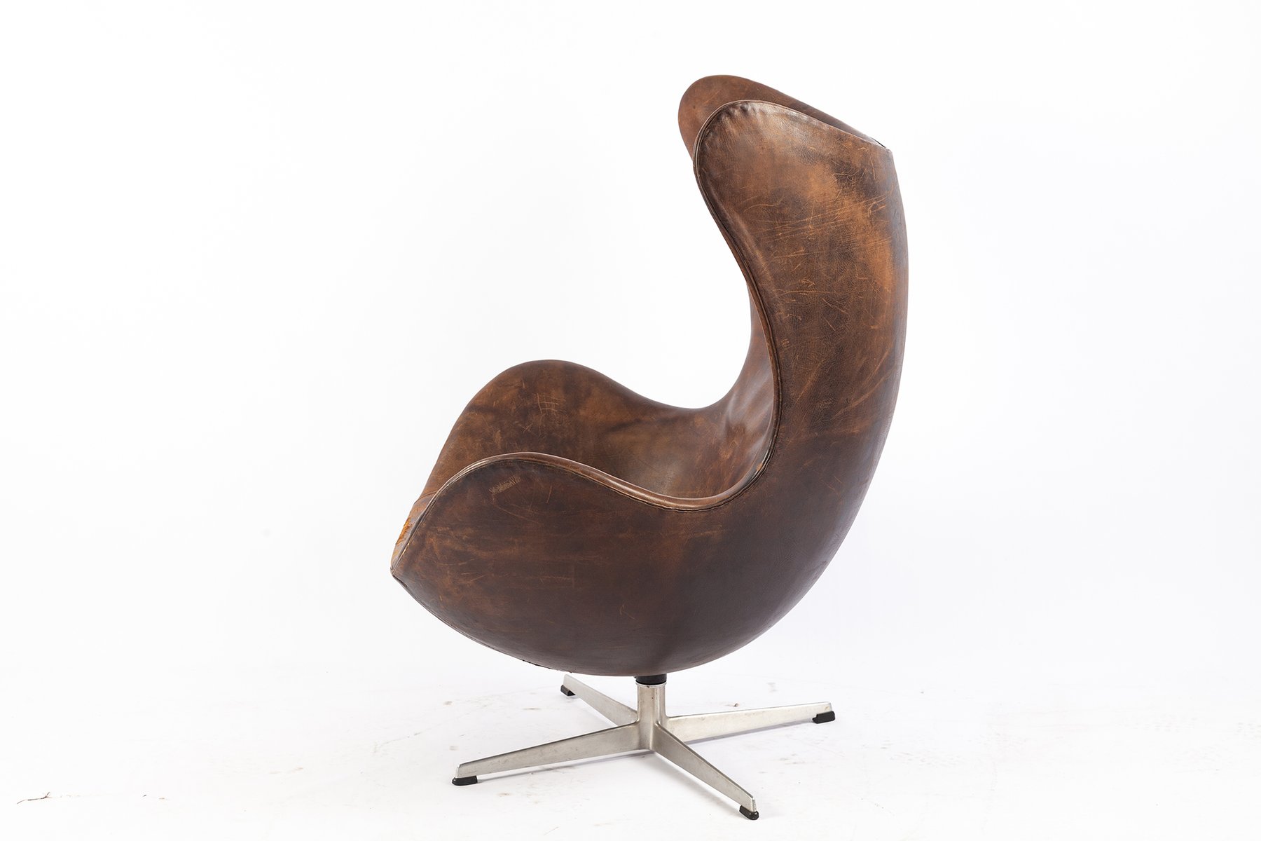 Dunkelbrauner Egg Chair von Arne Jacobsen für Fritz Hansen, 1960er