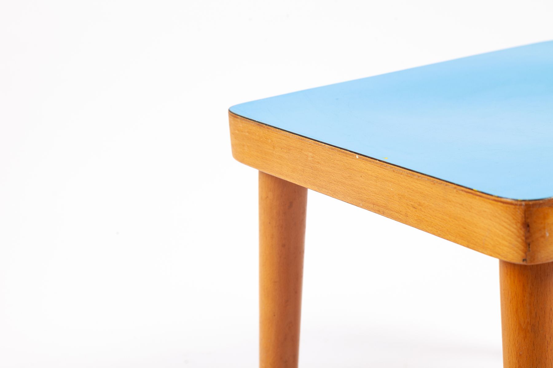 Kleiner Beistelltisch aus Holz mit Blauer Tischplatte, 1970er