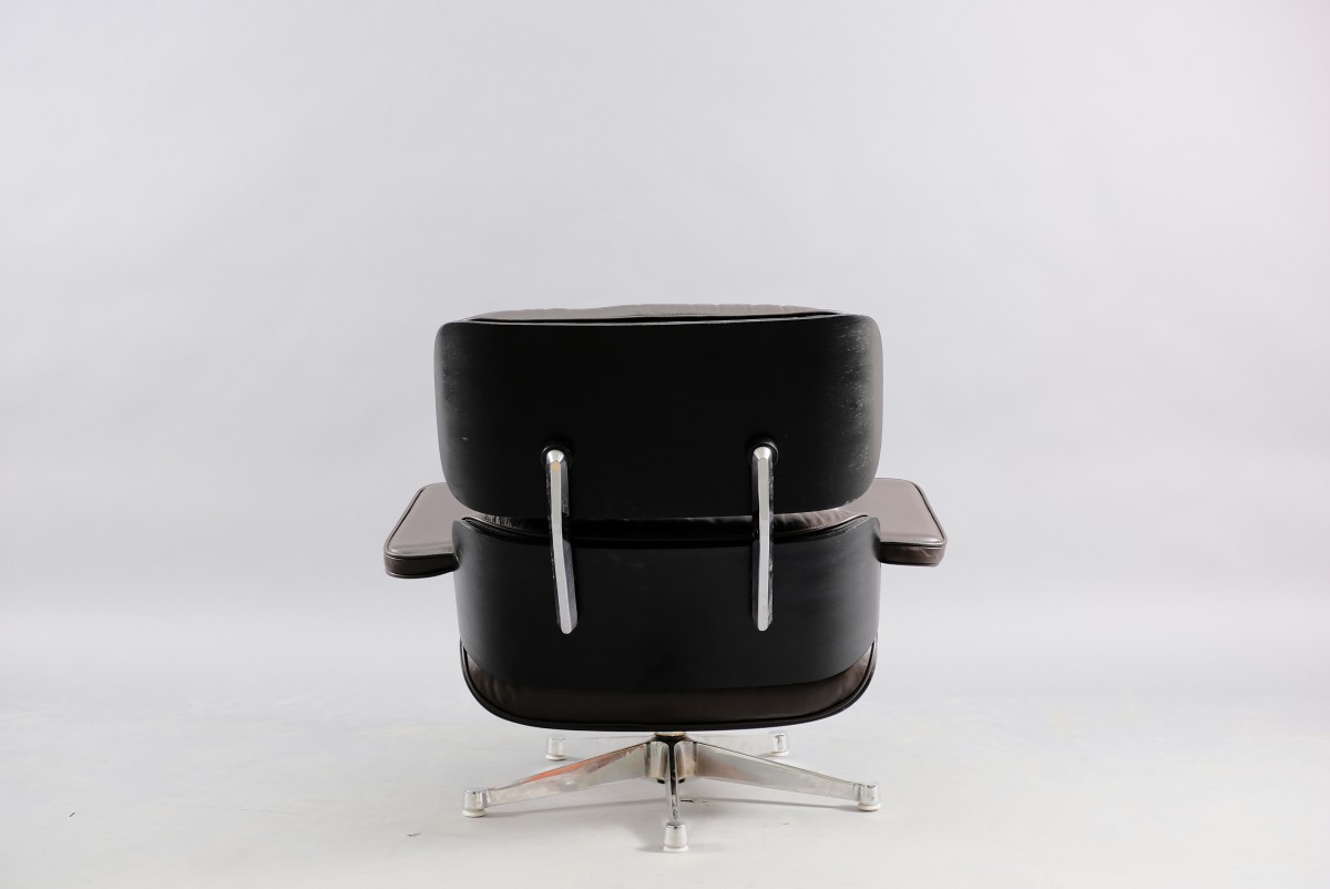 Mid-Century Brown Leather Lounge Chair by Charles & Ray Eames for Vitra