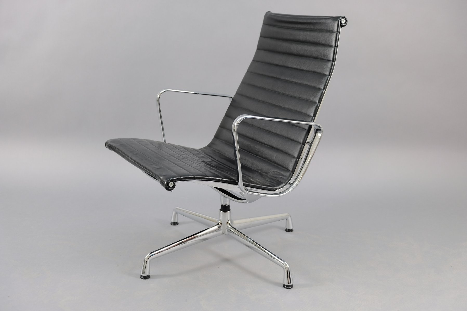Mid-Century Model EA 116 Lounge Chair by Charles & Ray Eames for Vitra