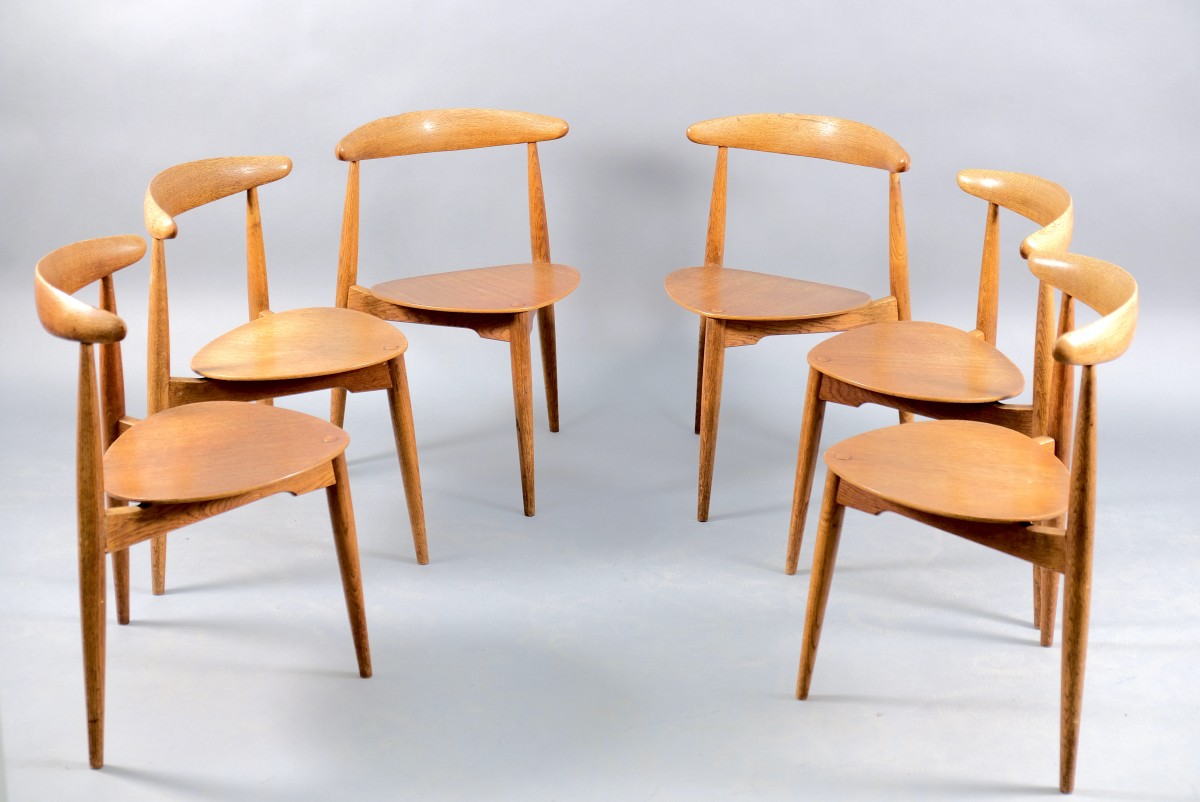 Mid-Century Oak Heart Dining Chairs and Table Set by Hans Wegner for Fritz Hansen, Set of 7