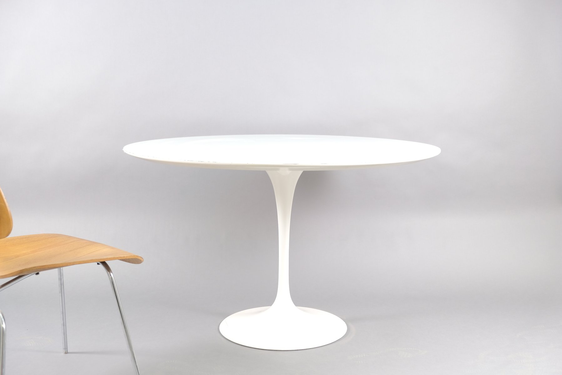 Mid-Century Tulip Tisch von Eero Saarinen für Knoll Inc. / Knoll International