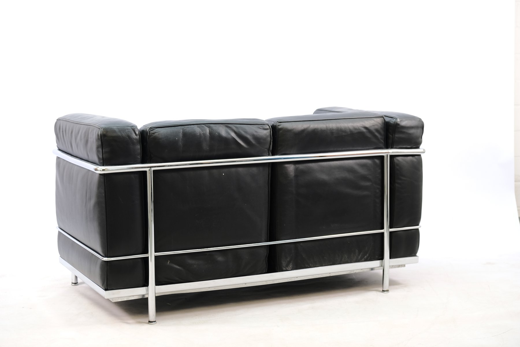 Schwarzes Vintage Modell LC 2 2-Sitzer Sofa von Le Corbusier für Cassina