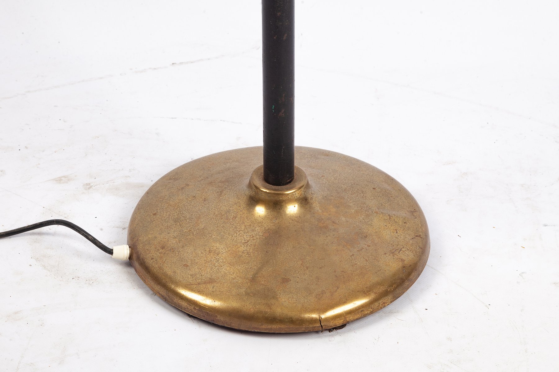 Stehlampe aus Messing & Metall von Arredoluce, 1950er