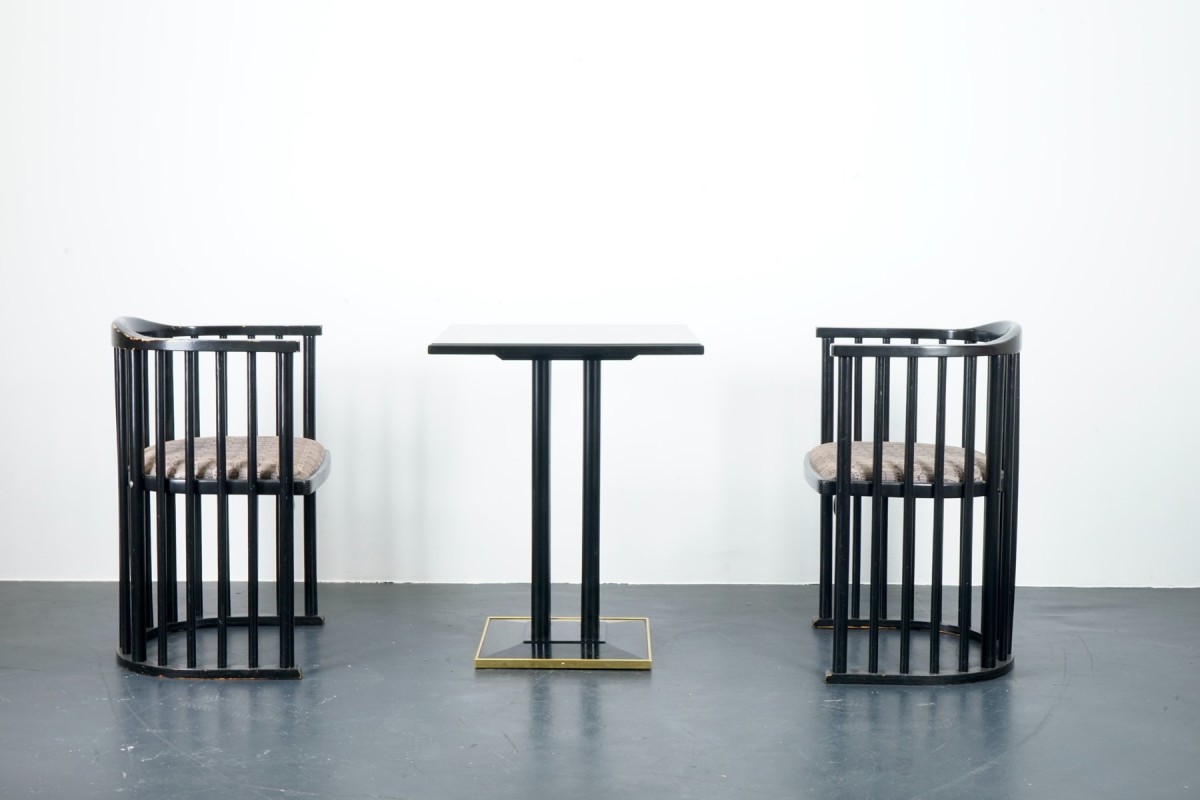 Vintage Armlehnstühle & Tisch von Josef Hoffmann für Wittmann, 1970er, 3er Set