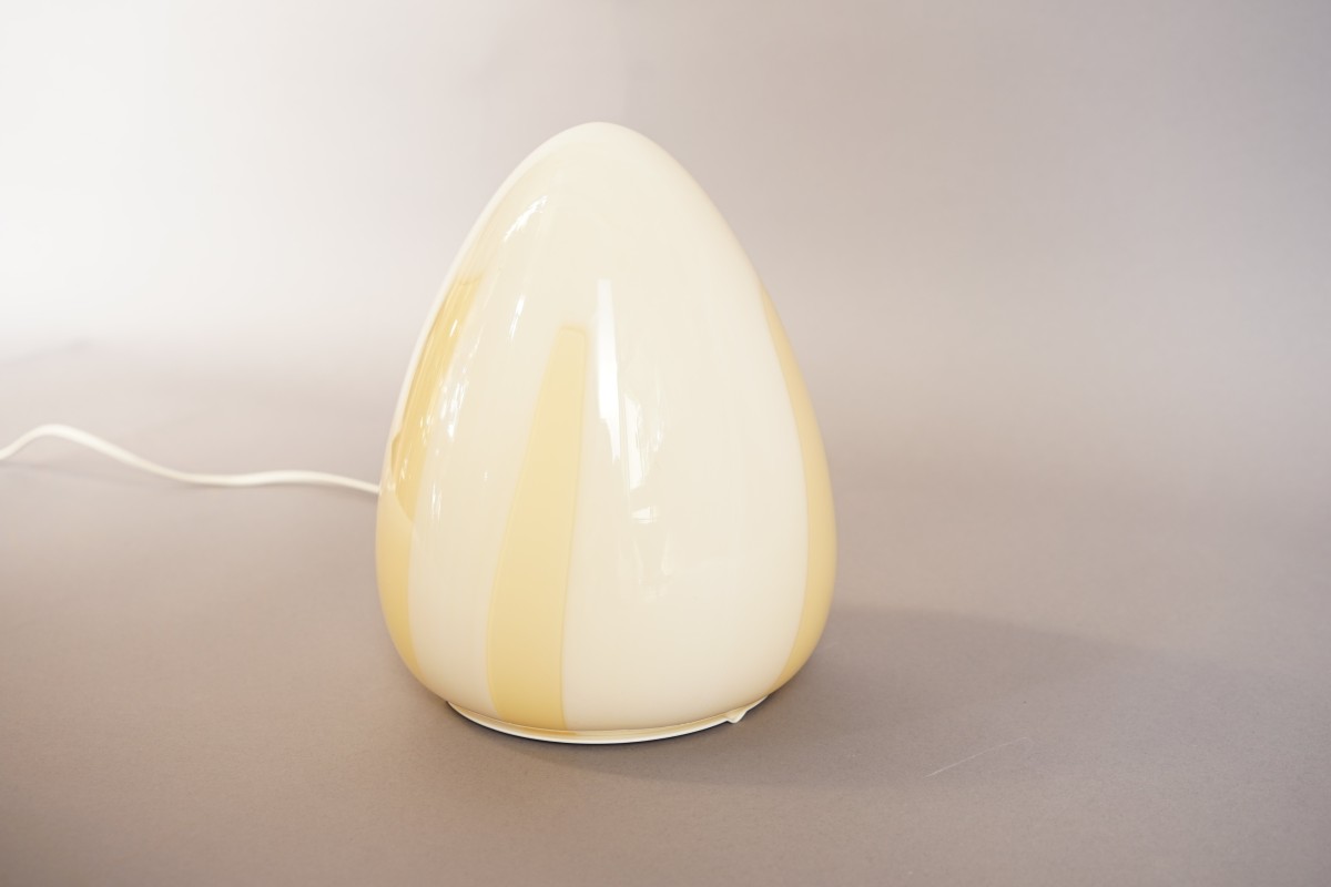 Weiße Vintage Regency Eiertischlampe aus Muranoglas, 1970er