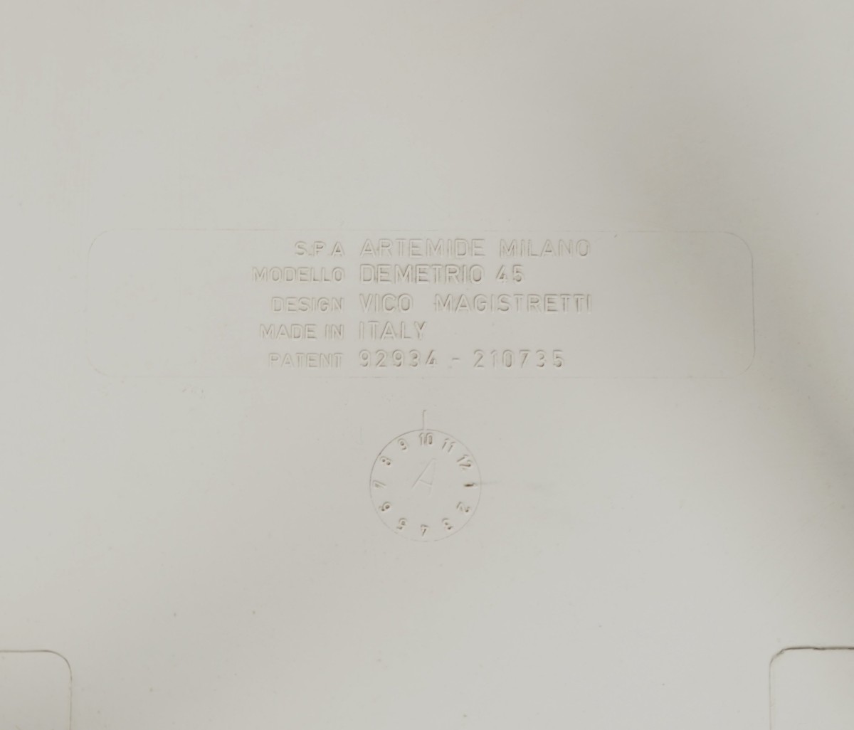 Weißer Couchtisch aus Kunststoff von Vico Magistretti für Artemide, 1970er