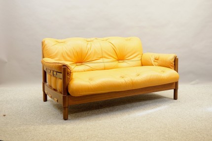 Mid-Century 2-Sitzer Lounge Sofa aus Brasilianischem Leder & Jatoba Holz, 1970er