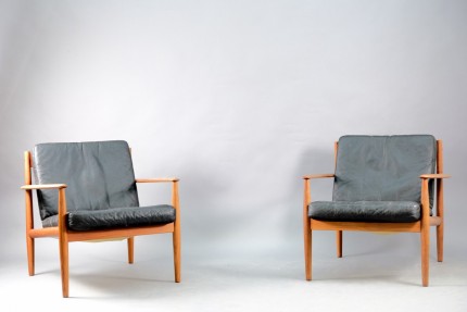 Mid-Century Danish Teak and Black Leather Lounge Chairs by Grete Jalk for France & Søn / France & Daverkosen, Set of 2